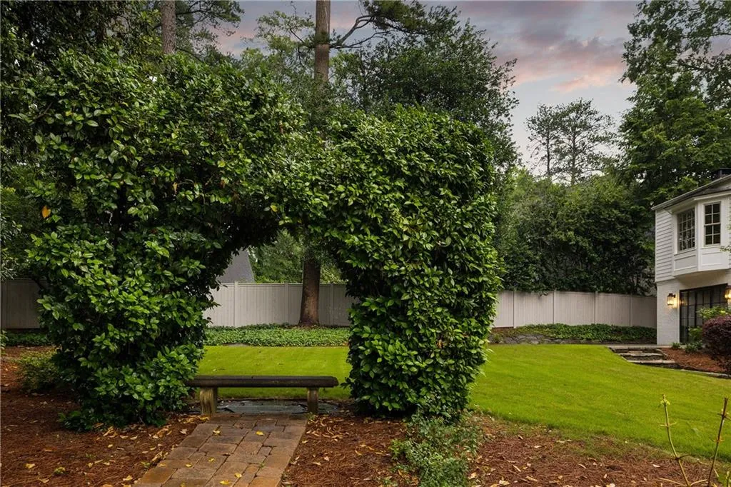 3916 E Brookhaven Drive Ne, Brookhaven, Georgia 30319, 5 Bedrooms Bedrooms, ,4 BathroomsBathrooms,Residential,For Sale,3916 E Brookhaven Drive Ne,7591909