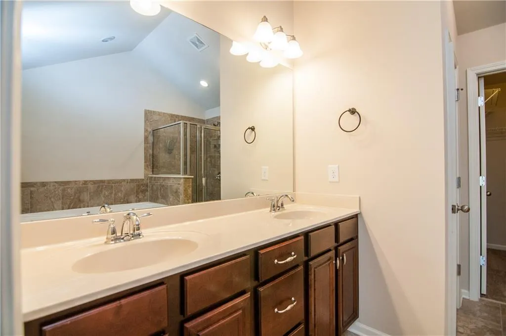 7390 Glisten Avenue Unit 84, Atlanta, Georgia 30328, 3 Bedrooms Bedrooms, ,3 BathroomsBathrooms,Residential,Sold,7390 Glisten Avenue Unit 84,5981248
