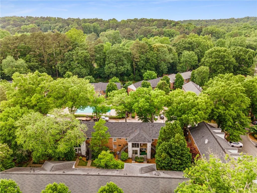 6700 Roswell Road Unit 27c, Atlanta, Georgia 30328, 2 Bedrooms Bedrooms, ,2 BathroomsBathrooms,Residential,Sold,6700 Roswell Road Unit 27c,7382668