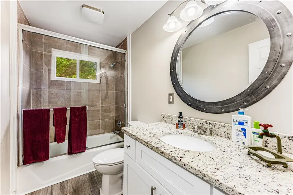 6700 Roswell Road Unit 27c, Atlanta, Georgia 30328, 2 Bedrooms Bedrooms, ,2 BathroomsBathrooms,Residential,Sold,6700 Roswell Road Unit 27c,7382668