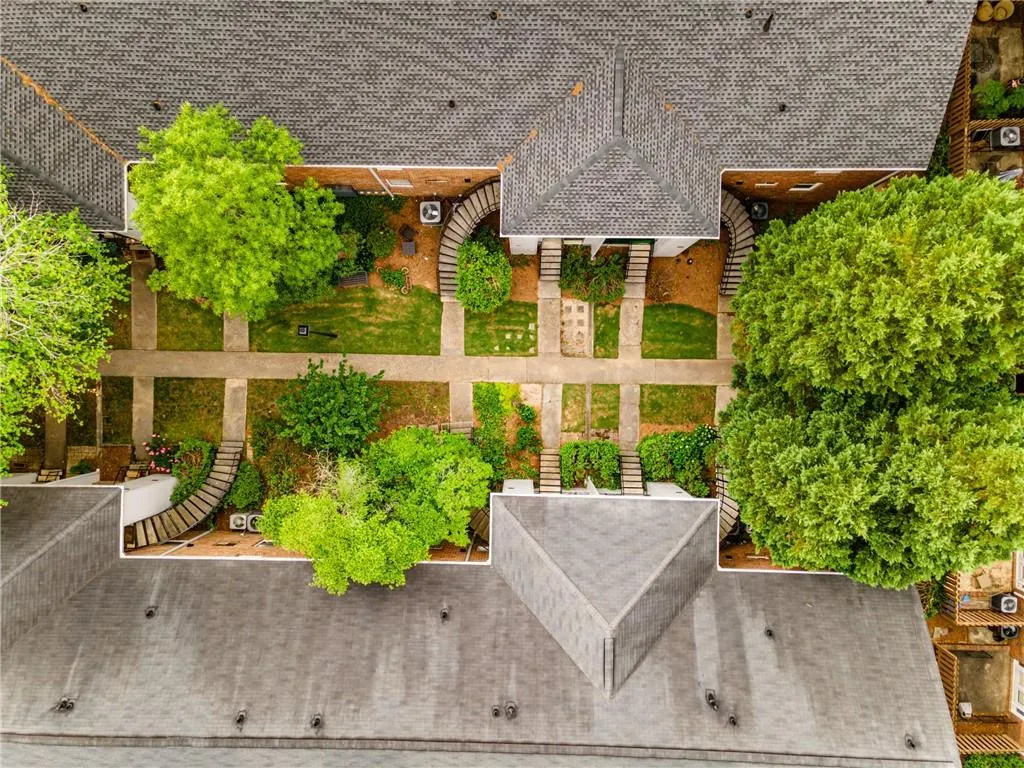 6700 Roswell Road Unit 27c, Atlanta, Georgia 30328, 2 Bedrooms Bedrooms, ,2 BathroomsBathrooms,Residential,Sold,6700 Roswell Road Unit 27c,7382668