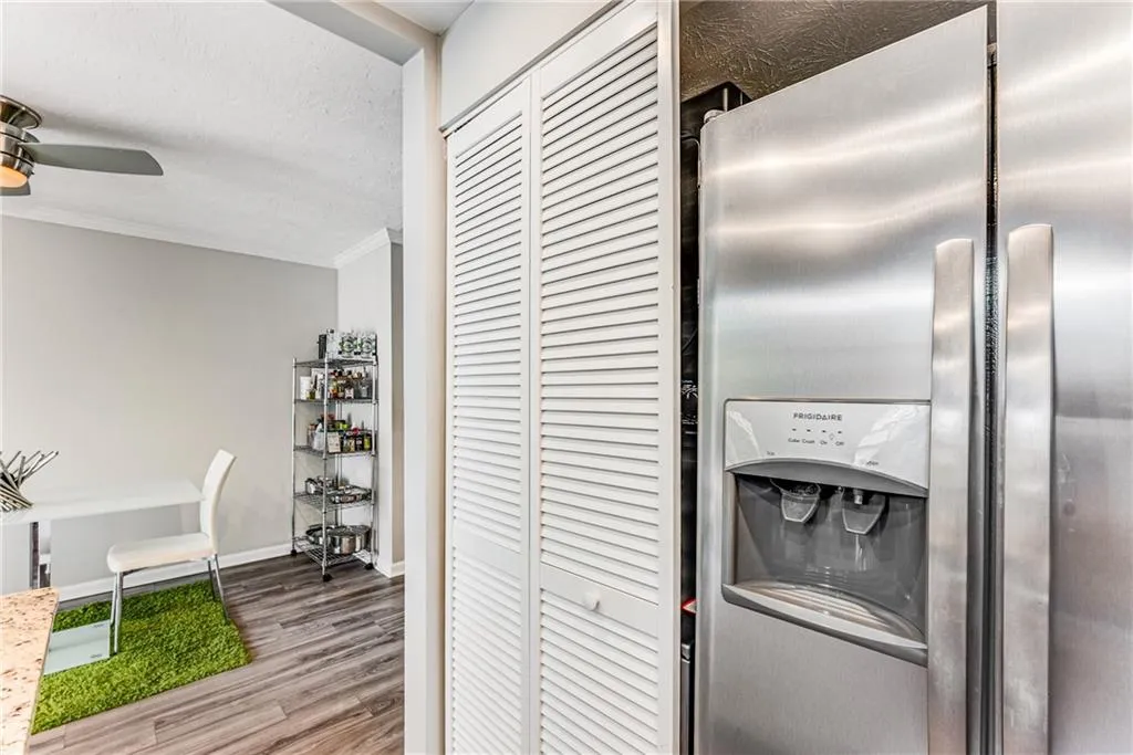 6700 Roswell Road Unit 27c, Atlanta, Georgia 30328, 2 Bedrooms Bedrooms, ,2 BathroomsBathrooms,Residential,Sold,6700 Roswell Road Unit 27c,7382668