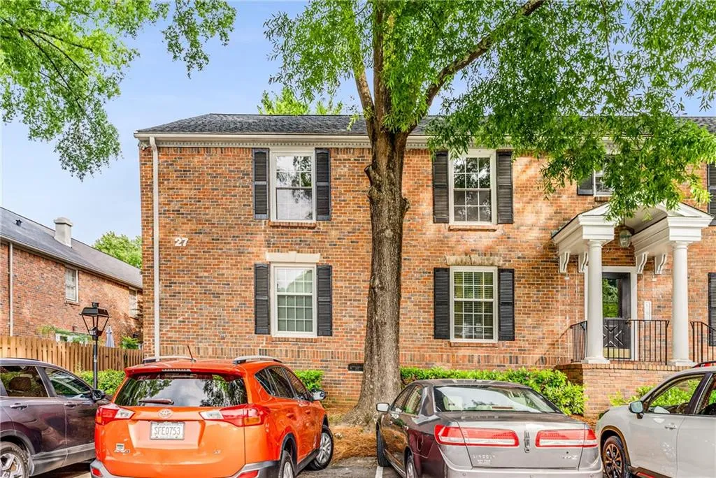 6700 Roswell Road Unit 27c, Atlanta, Georgia 30328, 2 Bedrooms Bedrooms, ,2 BathroomsBathrooms,Residential,Sold,6700 Roswell Road Unit 27c,7382668
