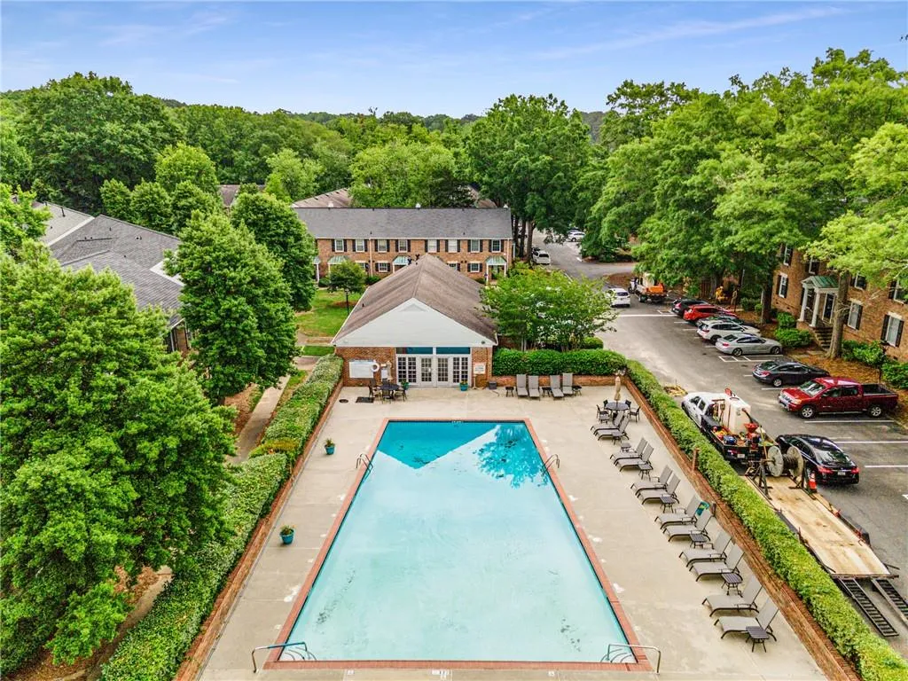 6700 Roswell Road Unit 27c, Atlanta, Georgia 30328, 2 Bedrooms Bedrooms, ,2 BathroomsBathrooms,Residential,Sold,6700 Roswell Road Unit 27c,7382668