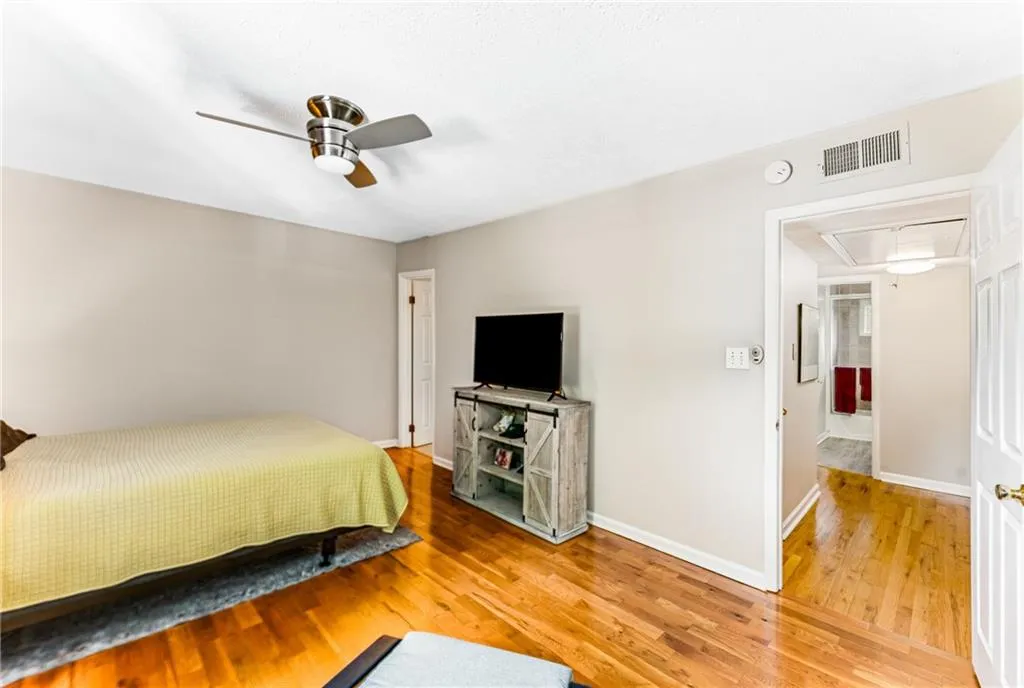 6700 Roswell Road Unit 27c, Atlanta, Georgia 30328, 2 Bedrooms Bedrooms, ,2 BathroomsBathrooms,Residential,Sold,6700 Roswell Road Unit 27c,7382668