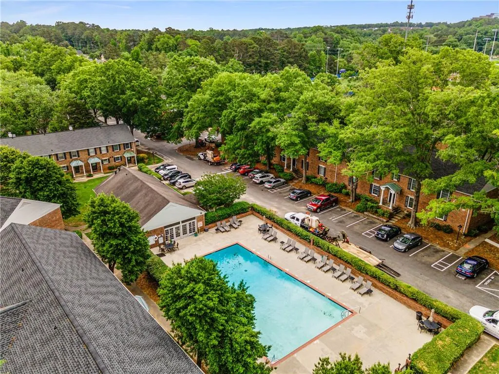 6700 Roswell Road Unit 27c, Atlanta, Georgia 30328, 2 Bedrooms Bedrooms, ,2 BathroomsBathrooms,Residential,Sold,6700 Roswell Road Unit 27c,7382668