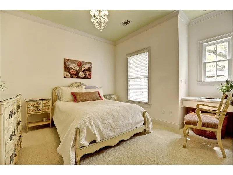 54 W Belle Isle Road, Atlanta, Georgia 30342, 3 Bedrooms Bedrooms, ,2 BathroomsBathrooms,Residential,Sold,54 W Belle Isle Road,5660492