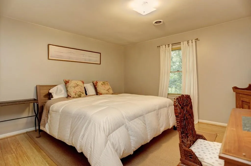 320 River Knoll Drive, Sandy Springs, Georgia 30328, 6 Bedrooms Bedrooms, ,4 BathroomsBathrooms,Residential,Sold,320 River Knoll Drive,5910836