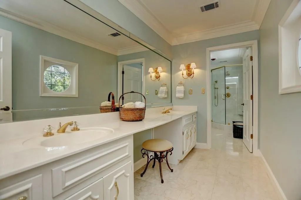 320 River Knoll Drive, Sandy Springs, Georgia 30328, 6 Bedrooms Bedrooms, ,4 BathroomsBathrooms,Residential,Sold,320 River Knoll Drive,5910836