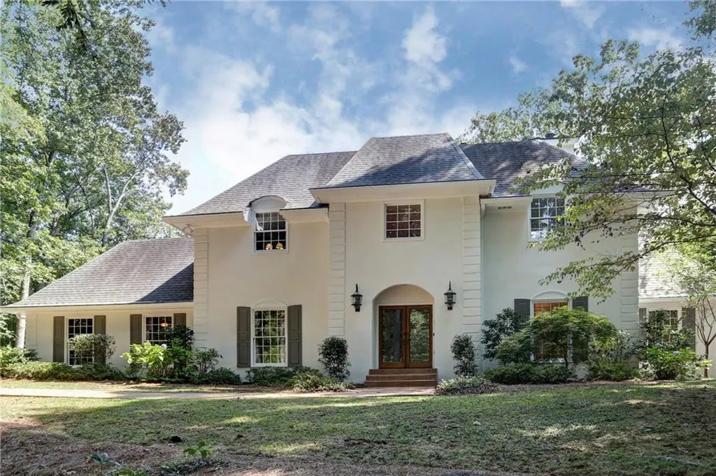 320 River Knoll Drive, Sandy Springs, Georgia 30328, 6 Bedrooms Bedrooms, ,4 BathroomsBathrooms,Residential,Sold,320 River Knoll Drive,5910836