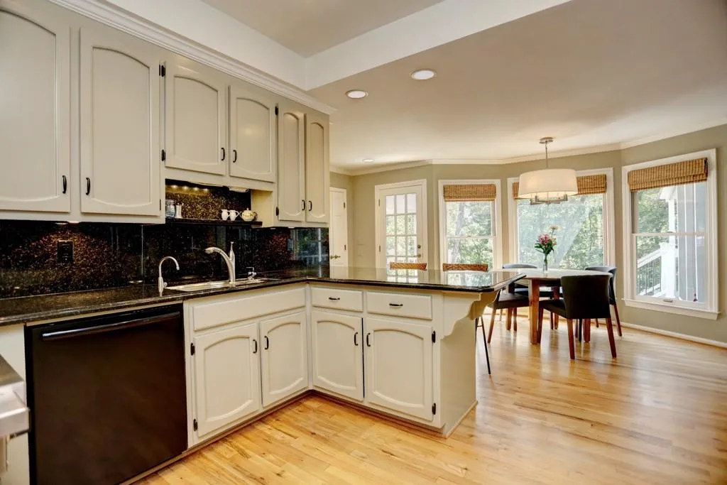 320 River Knoll Drive, Sandy Springs, Georgia 30328, 6 Bedrooms Bedrooms, ,4 BathroomsBathrooms,Residential,Sold,320 River Knoll Drive,5910836