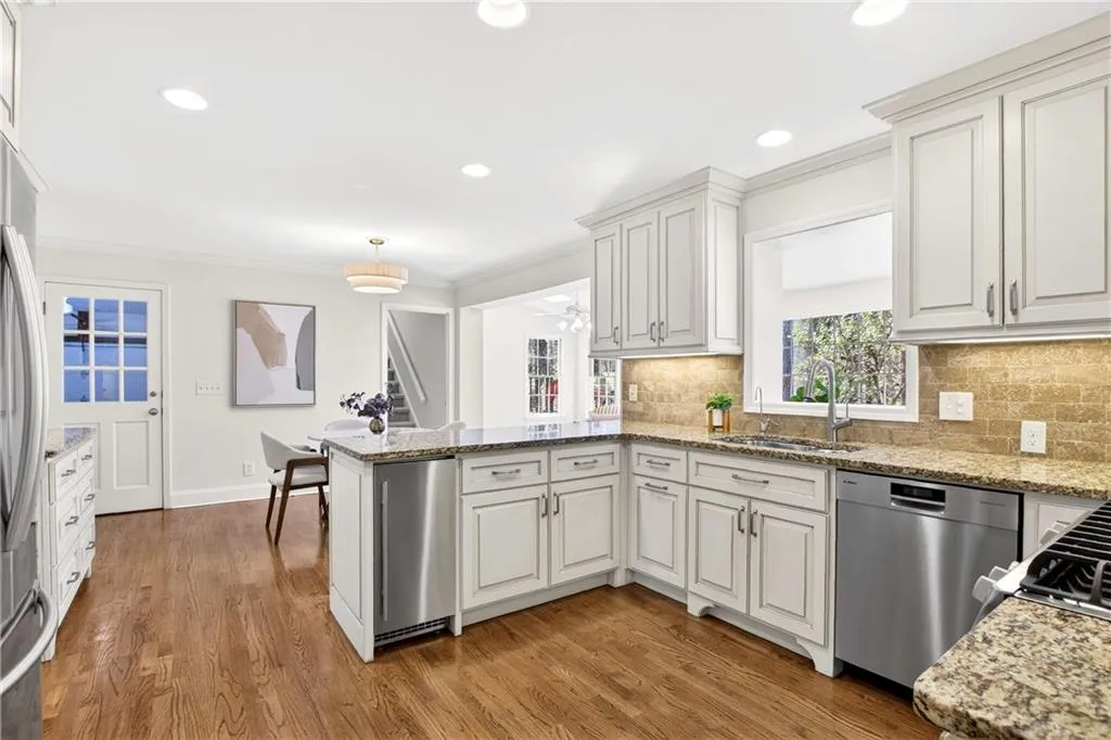 350 Spindle Court, Sandy Springs, Georgia 30350, 5 Bedrooms Bedrooms, ,4 BathroomsBathrooms,Residential,For Sale,350 Spindle Court,7725454