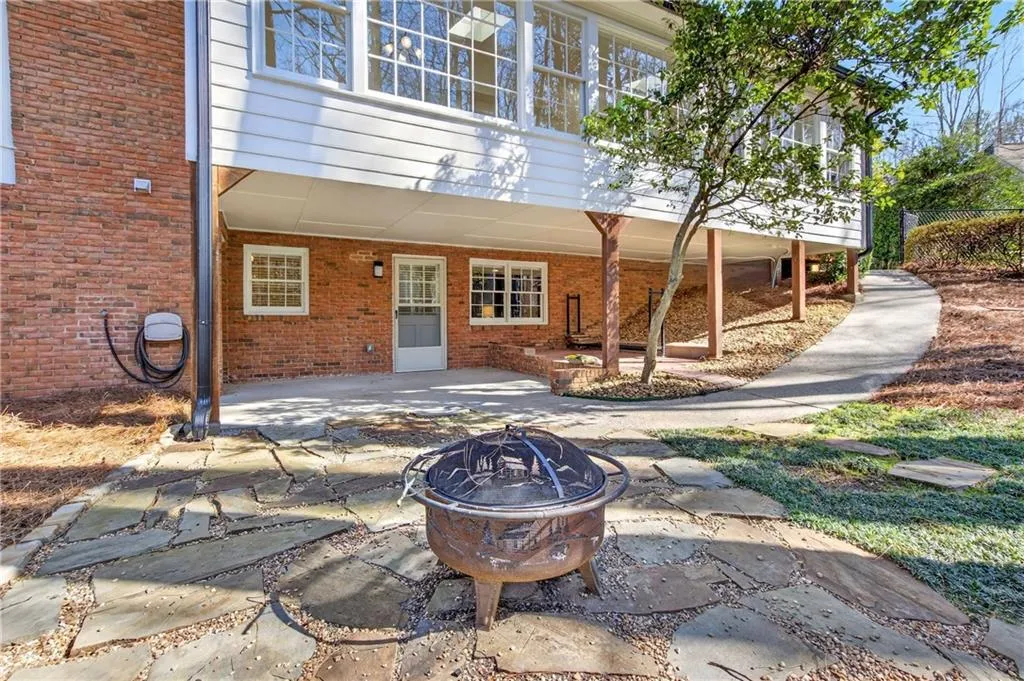 350 Spindle Court, Sandy Springs, Georgia 30350, 5 Bedrooms Bedrooms, ,4 BathroomsBathrooms,Residential,For Sale,350 Spindle Court,7725454