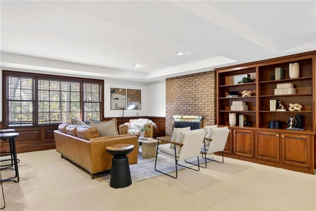 350 Spindle Court, Sandy Springs, Georgia 30350, 5 Bedrooms Bedrooms, ,4 BathroomsBathrooms,Residential,For Sale,350 Spindle Court,7725454