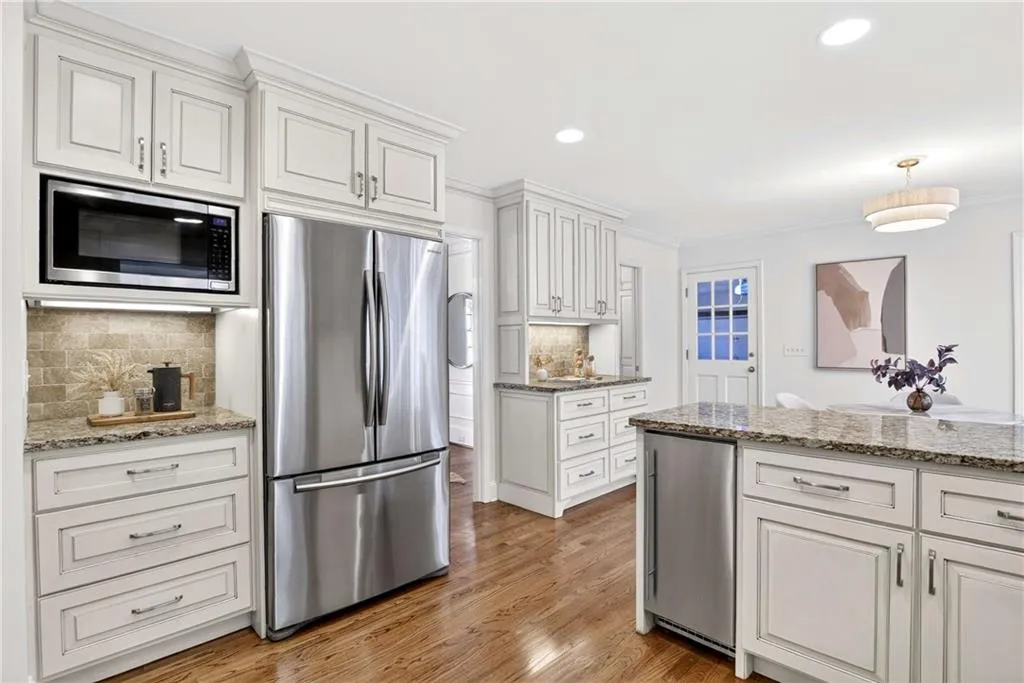 350 Spindle Court, Sandy Springs, Georgia 30350, 5 Bedrooms Bedrooms, ,4 BathroomsBathrooms,Residential,For Sale,350 Spindle Court,7725454