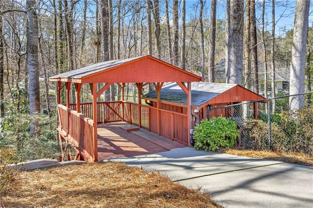 350 Spindle Court, Sandy Springs, Georgia 30350, 5 Bedrooms Bedrooms, ,4 BathroomsBathrooms,Residential,For Sale,350 Spindle Court,7725454