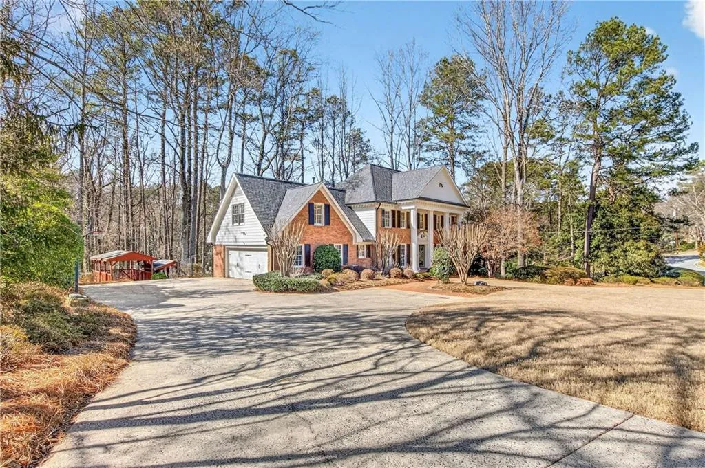 350 Spindle Court, Sandy Springs, Georgia 30350, 5 Bedrooms Bedrooms, ,4 BathroomsBathrooms,Residential,For Sale,350 Spindle Court,7725454