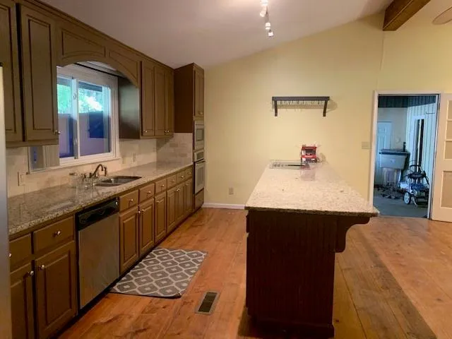 425 Carriage Drive, Atlanta, Georgia 30328, 3 Bedrooms Bedrooms, ,3 BathroomsBathrooms,Residential,Sold,425 Carriage Drive,6644024