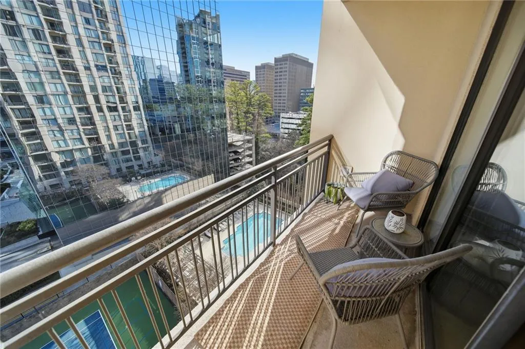 3445 Stratford Road Ne Unit 1005, Atlanta, Georgia 30326, 1 Bedroom Bedrooms, 0 ,1 BathroomBathrooms,Residential,For Sale,3445 Stratford Road Ne Unit 1005,7656129