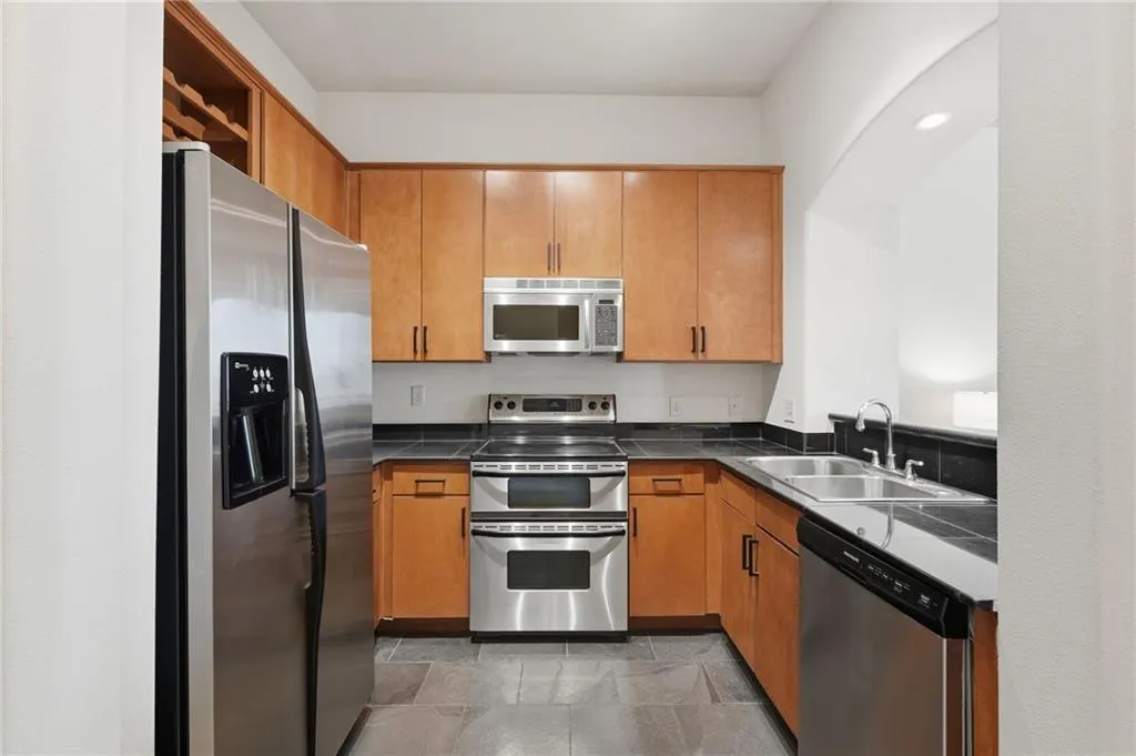 3445 Stratford Road Ne Unit 1005, Atlanta, Georgia 30326, 1 Bedroom Bedrooms, 0 ,1 BathroomBathrooms,Residential,For Sale,3445 Stratford Road Ne Unit 1005,7656129