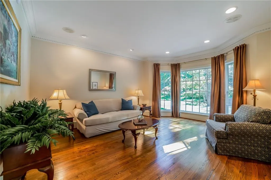 2 Bentley Trace Manor, Atlanta, Georgia 30327, 6 Bedrooms Bedrooms, ,4 BathroomsBathrooms,Residential,Sold,2 Bentley Trace Manor,6098225