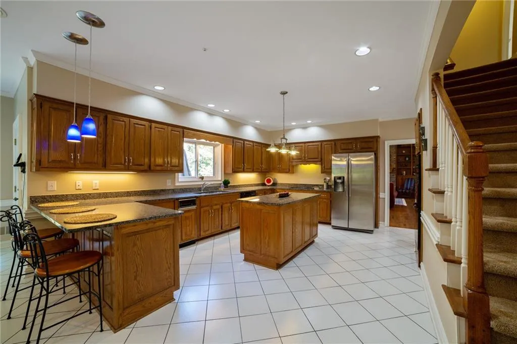 2 Bentley Trace Manor, Atlanta, Georgia 30327, 6 Bedrooms Bedrooms, ,4 BathroomsBathrooms,Residential,Sold,2 Bentley Trace Manor,6098225