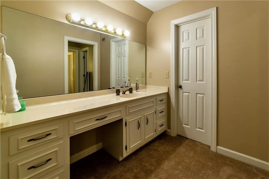 2 Bentley Trace Manor, Atlanta, Georgia 30327, 6 Bedrooms Bedrooms, ,4 BathroomsBathrooms,Residential,Sold,2 Bentley Trace Manor,6098225