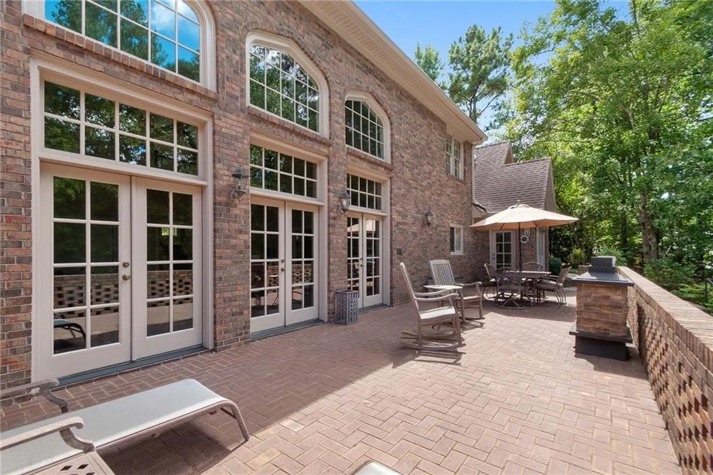 2 Bentley Trace Manor, Atlanta, Georgia 30327, 6 Bedrooms Bedrooms, ,4 BathroomsBathrooms,Residential,Sold,2 Bentley Trace Manor,6098225