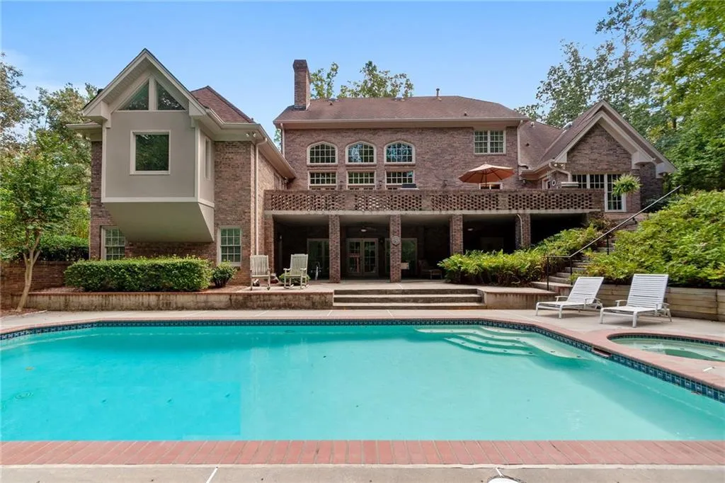 2 Bentley Trace Manor, Atlanta, Georgia 30327, 6 Bedrooms Bedrooms, ,4 BathroomsBathrooms,Residential,Sold,2 Bentley Trace Manor,6098225