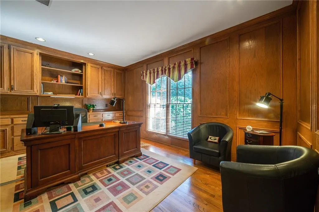 2 Bentley Trace Manor, Atlanta, Georgia 30327, 6 Bedrooms Bedrooms, ,4 BathroomsBathrooms,Residential,Sold,2 Bentley Trace Manor,6098225