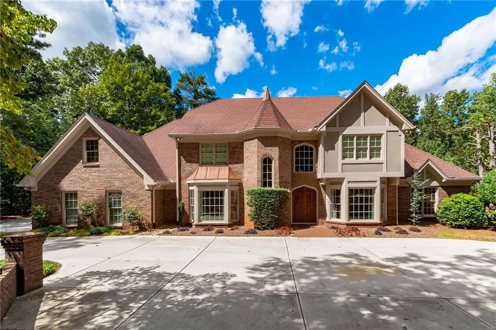 2 Bentley Trace Manor, Atlanta, Georgia 30327, 6 Bedrooms Bedrooms, ,4 BathroomsBathrooms,Residential,Sold,2 Bentley Trace Manor,6098225