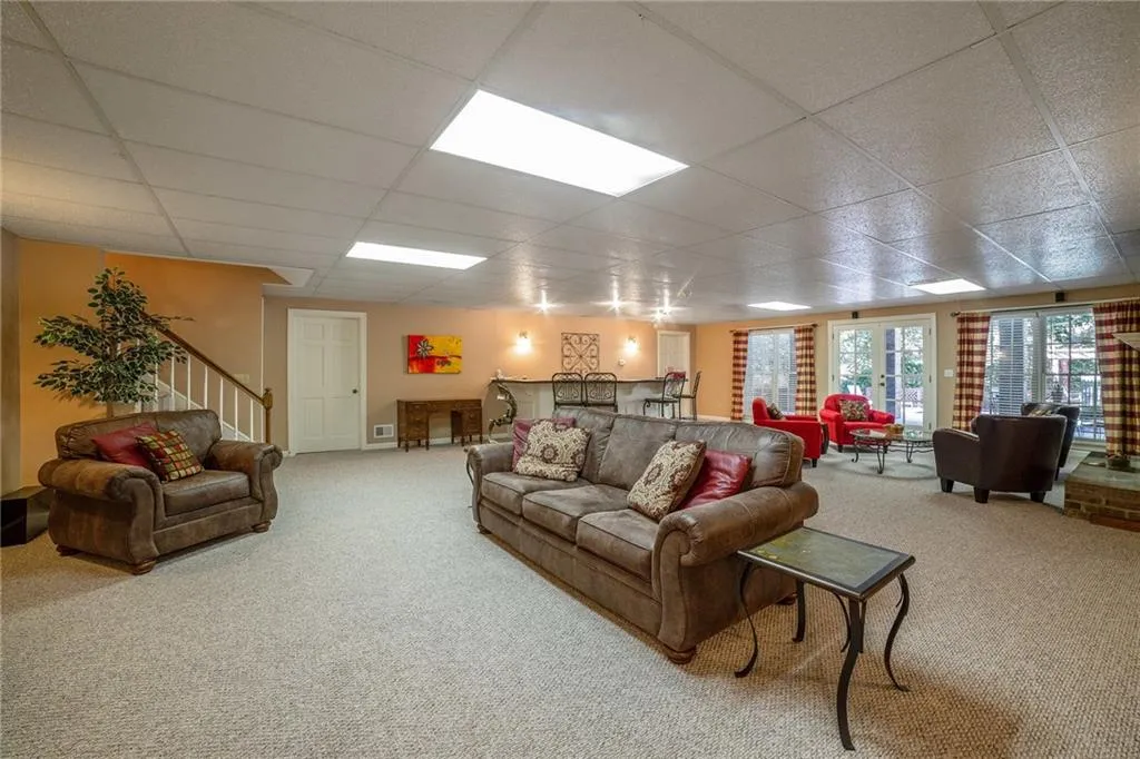 2 Bentley Trace Manor, Atlanta, Georgia 30327, 6 Bedrooms Bedrooms, ,4 BathroomsBathrooms,Residential,Sold,2 Bentley Trace Manor,6098225
