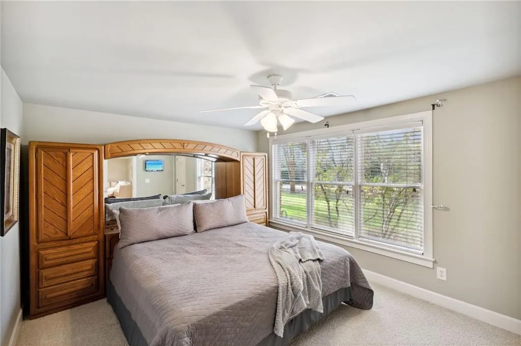 Guest bedroom with views of garden