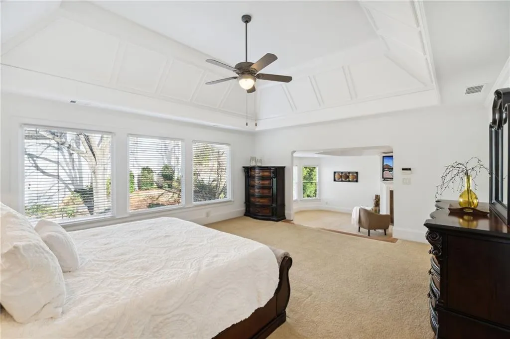 Second level Primary Retreat en suite