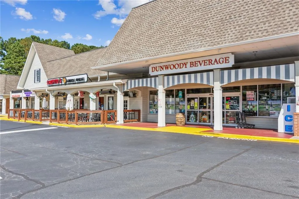 644 Windsor Parkway, Atlanta, Georgia 30342, 6 Bedrooms Bedrooms, ,5 BathroomsBathrooms,Residential,Sold,644 Windsor Parkway,7348789