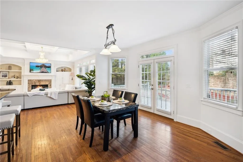 644 Windsor Parkway, Atlanta, Georgia 30342, 6 Bedrooms Bedrooms, ,5 BathroomsBathrooms,Residential,Sold,644 Windsor Parkway,7348789