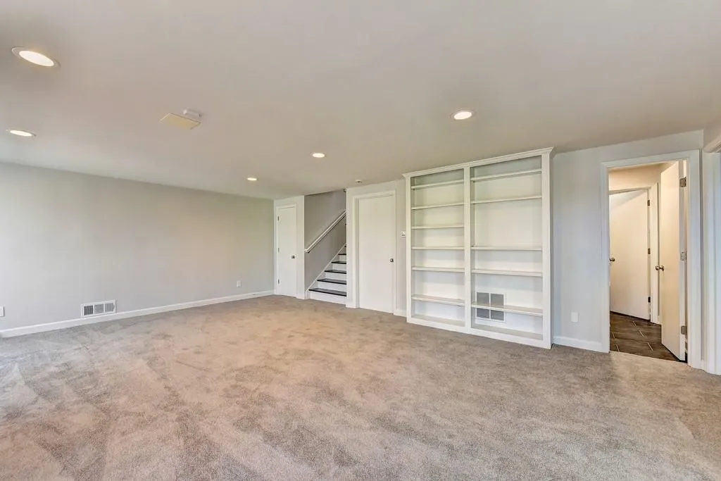 315 Skyridge Drive, Sandy Springs, Georgia 30350, 5 Bedrooms Bedrooms, ,4 BathroomsBathrooms,Residential,Sold,315 Skyridge Drive,6585115