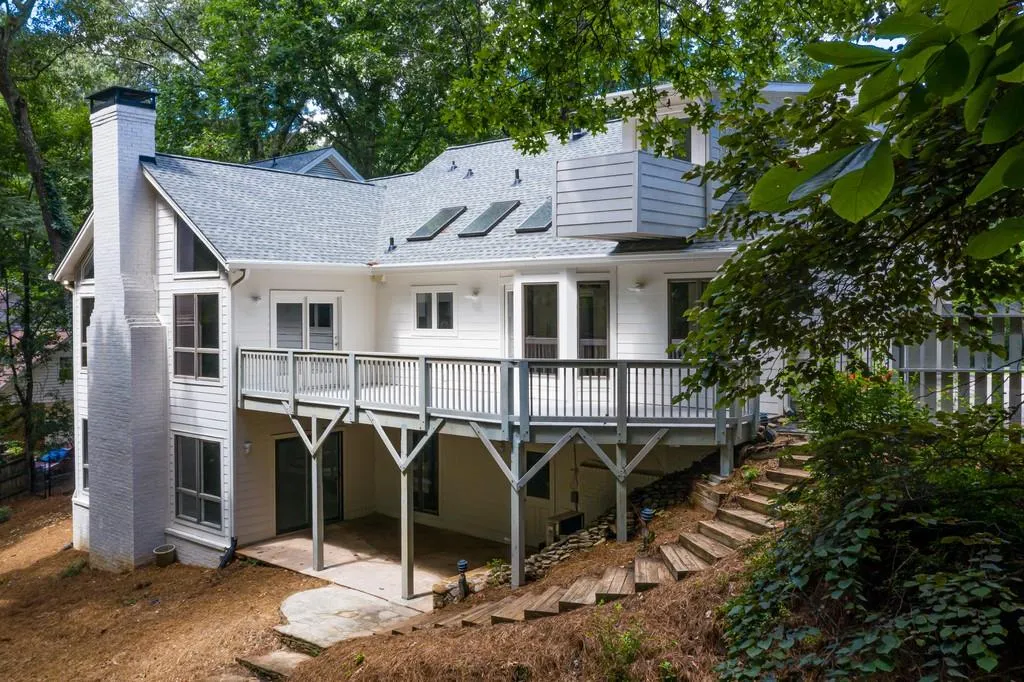 315 Skyridge Drive, Sandy Springs, Georgia 30350, 5 Bedrooms Bedrooms, ,4 BathroomsBathrooms,Residential,Sold,315 Skyridge Drive,6585115
