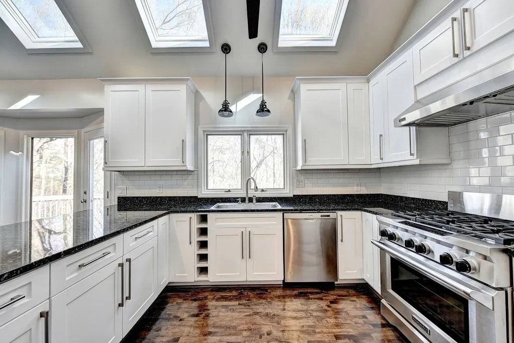 315 Skyridge Drive, Sandy Springs, Georgia 30350, 5 Bedrooms Bedrooms, ,4 BathroomsBathrooms,Residential,Sold,315 Skyridge Drive,6585115