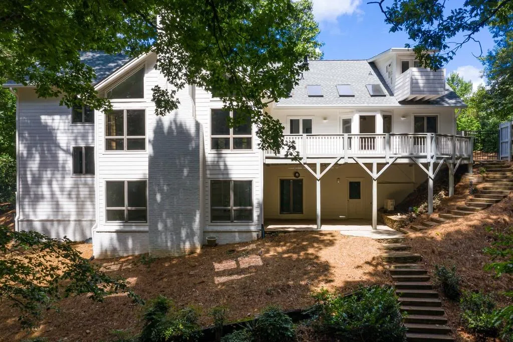 315 Skyridge Drive, Sandy Springs, Georgia 30350, 5 Bedrooms Bedrooms, ,4 BathroomsBathrooms,Residential,Sold,315 Skyridge Drive,6585115