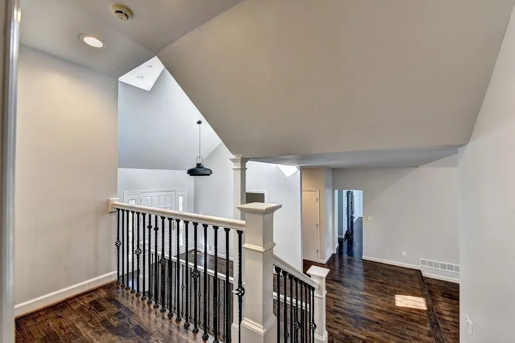 315 Skyridge Drive, Sandy Springs, Georgia 30350, 5 Bedrooms Bedrooms, ,4 BathroomsBathrooms,Residential,Sold,315 Skyridge Drive,6585115