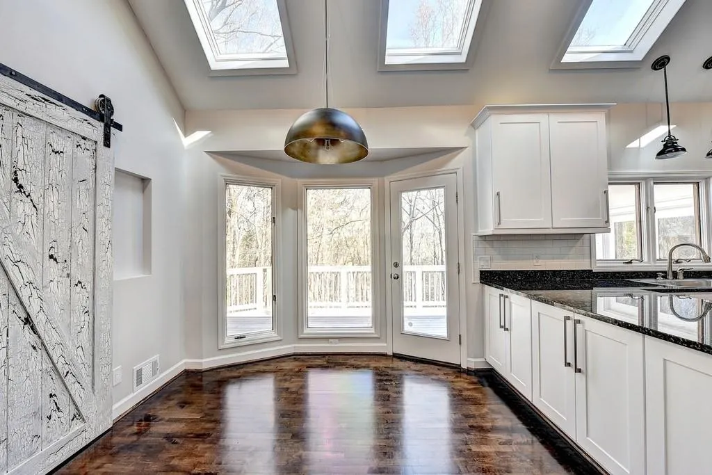 315 Skyridge Drive, Sandy Springs, Georgia 30350, 5 Bedrooms Bedrooms, ,4 BathroomsBathrooms,Residential,Sold,315 Skyridge Drive,6585115