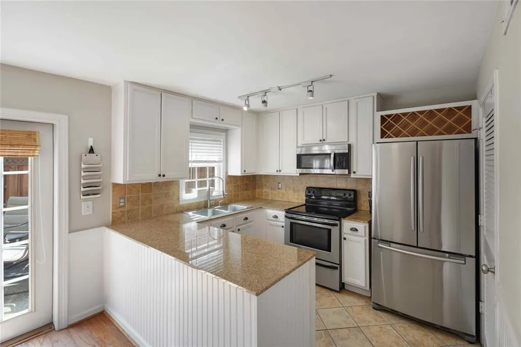 1101 Collier Road Nw Unit D6, Atlanta, Georgia 30318, 2 Bedrooms Bedrooms, ,1 BathroomBathrooms,Residential,For Sale,1101 Collier Road Nw Unit D6,7656295 1101 Collier Road Nw Unit D6, Atlanta, Georgia 30318, 2 Bedrooms Bedrooms, ,1 BathroomBathrooms,Residential,For Sale,1101 Collier Road Nw Unit D6,7656295