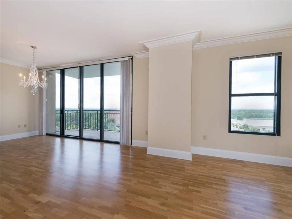 3040 Peachtree Road Nw Unit 1012, Atlanta, Georgia 30305, 2 Bedrooms Bedrooms, ,2 BathroomsBathrooms,Residential,Sold,3040 Peachtree Road Nw Unit 1012,5736469