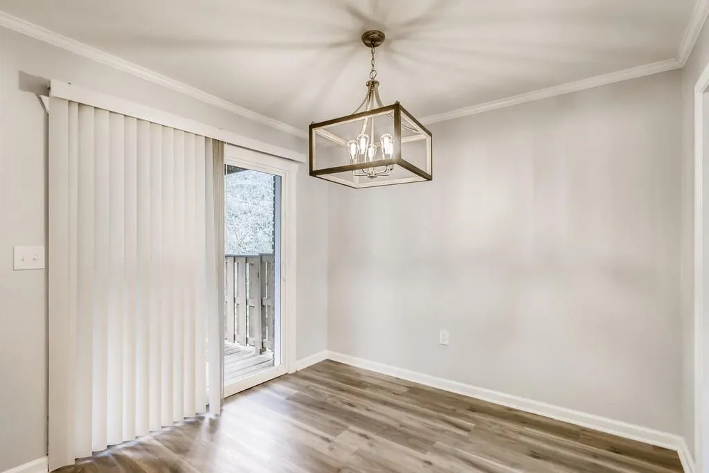 5532 Kingsport Drive, Atlanta, Georgia 30342, 2 Bedrooms Bedrooms, ,1 BathroomBathrooms,Residential,Sold,5532 Kingsport Drive,6822638