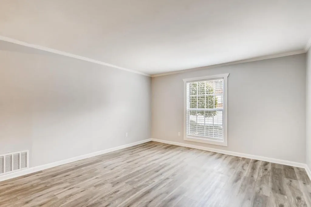 5532 Kingsport Drive, Atlanta, Georgia 30342, 2 Bedrooms Bedrooms, ,1 BathroomBathrooms,Residential,Sold,5532 Kingsport Drive,6822638