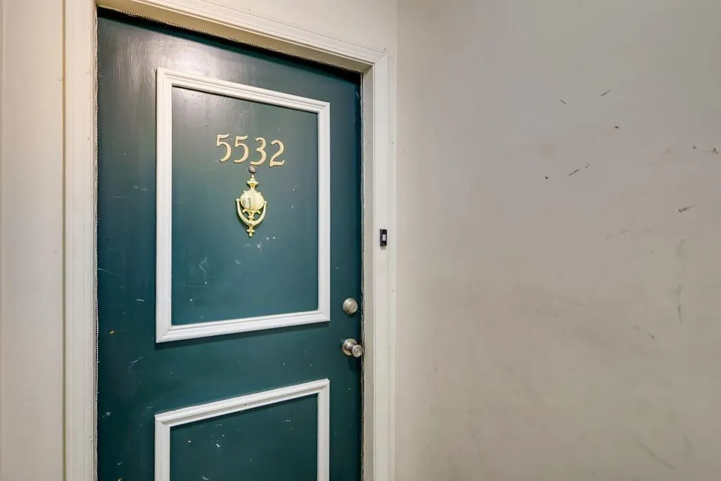 5532 Kingsport Drive, Atlanta, Georgia 30342, 2 Bedrooms Bedrooms, ,1 BathroomBathrooms,Residential,Sold,5532 Kingsport Drive,6822638