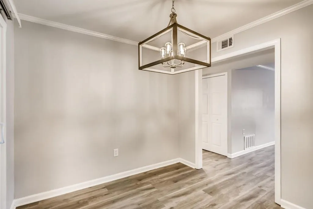 5532 Kingsport Drive, Atlanta, Georgia 30342, 2 Bedrooms Bedrooms, ,1 BathroomBathrooms,Residential,Sold,5532 Kingsport Drive,6822638