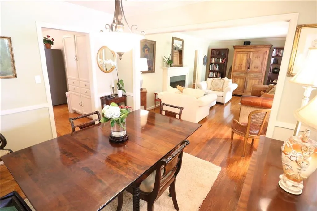 84 Silverwood Road Ne, Sandy Springs, Georgia 30342, 3 Bedrooms Bedrooms, ,2 BathroomsBathrooms,Residential,Sold,84 Silverwood Road Ne,6015401