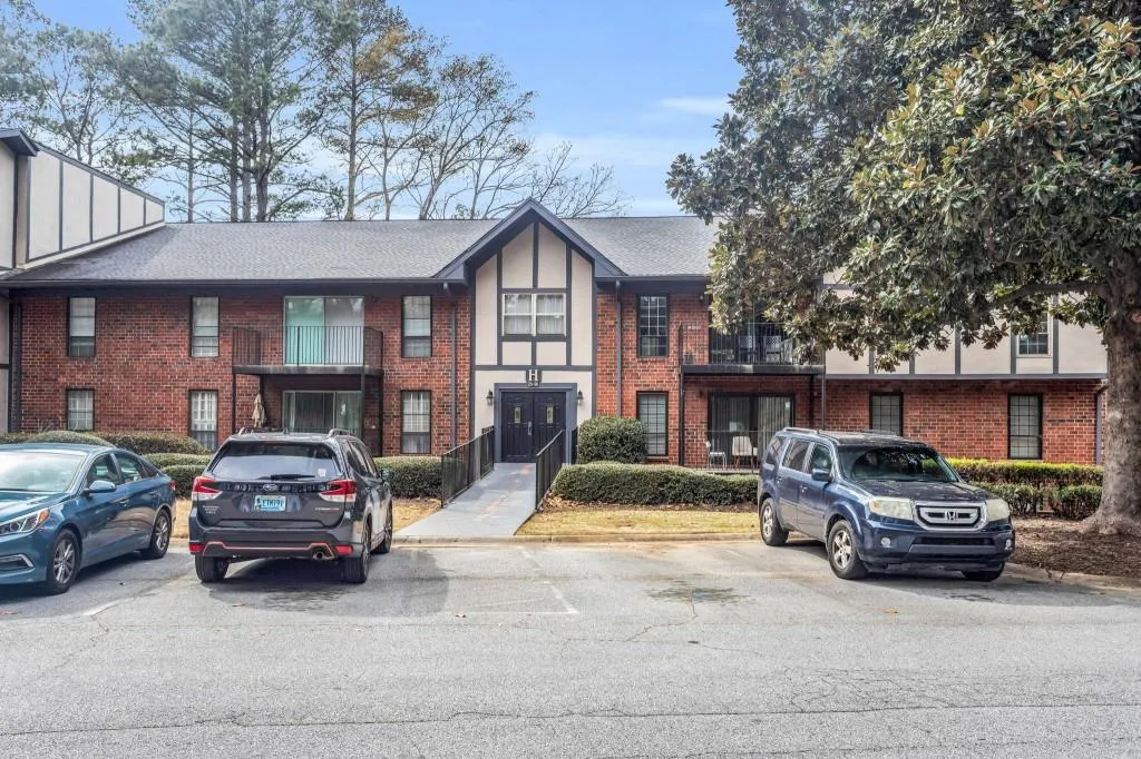 6851 Roswell Road Unit H-31, Sandy Springs, Georgia 30328, 2 Bedrooms Bedrooms, ,2 BathroomsBathrooms,Residential,Sold,6851 Roswell Road Unit H-31,7192278